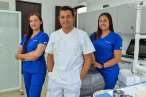 Dr. Jorge Hernan Calderon Soto y su equipo